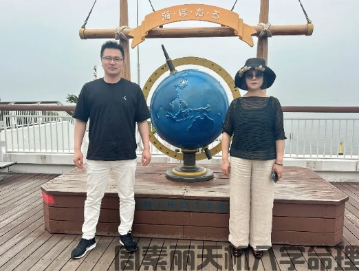 真正的贵人，从不是高高在上的大佬，而是替你扛起桌椅的“无名之